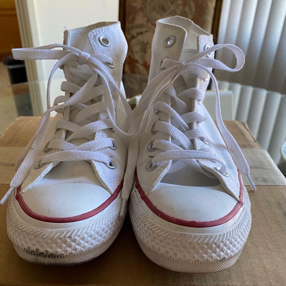 Converse High Tops White, US Size 5.5WMNS 3.5MENS